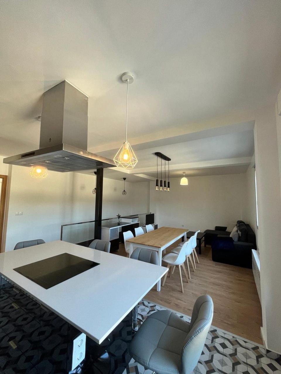A De Carmina Apartment โอโกรูญา ภายนอก รูปภาพ