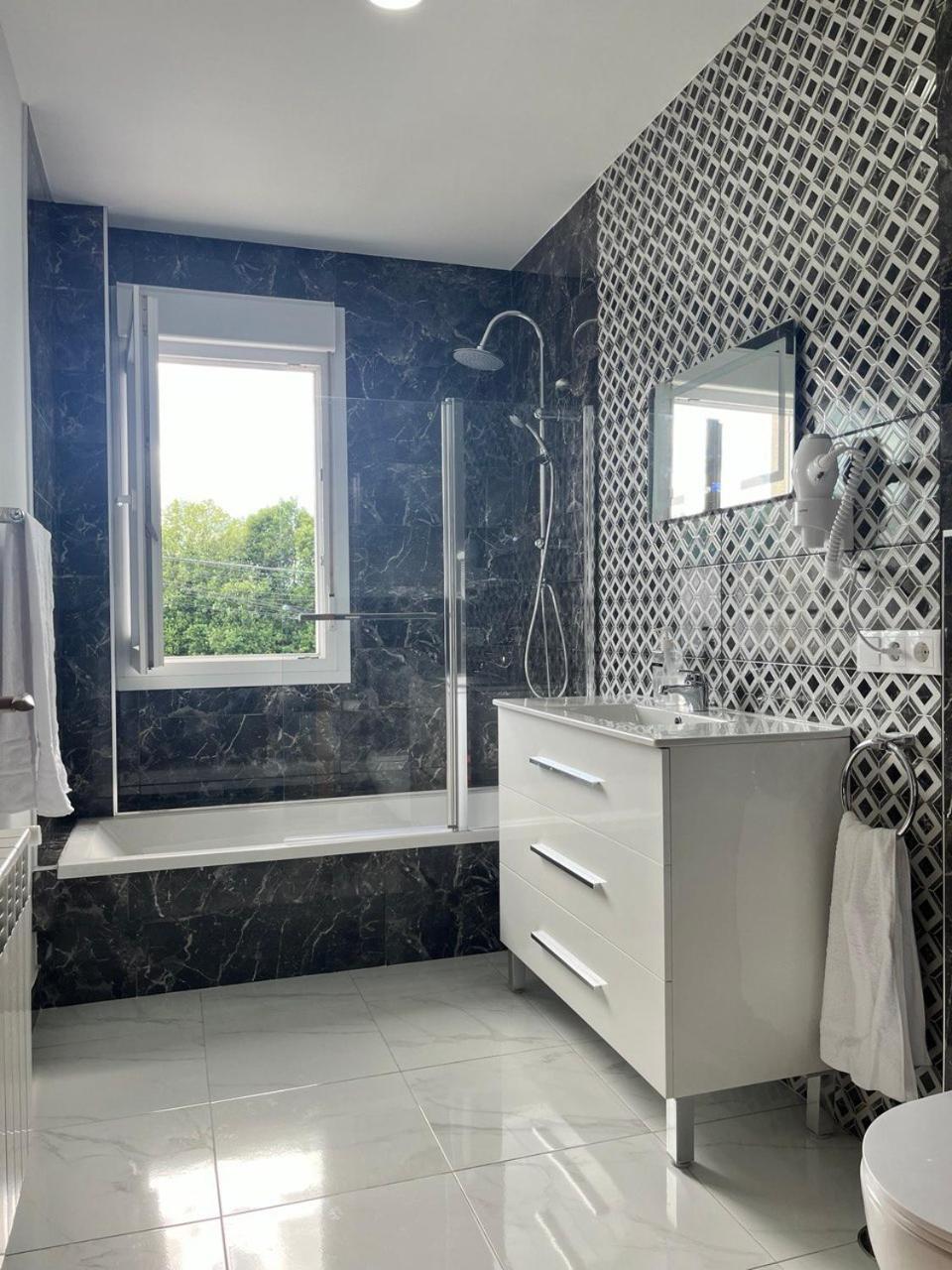 A De Carmina Apartment โอโกรูญา ภายนอก รูปภาพ