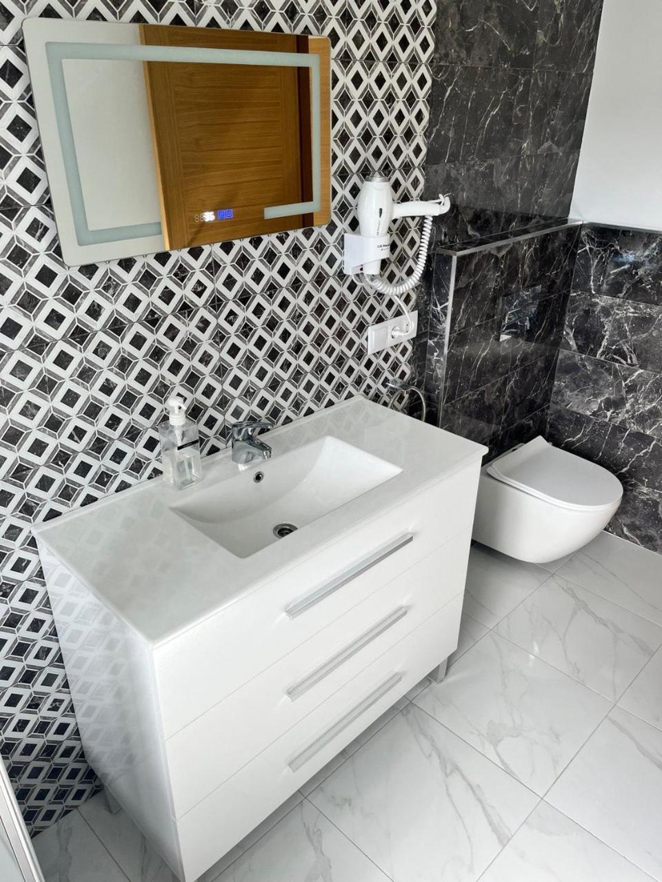 A De Carmina Apartment โอโกรูญา ภายนอก รูปภาพ